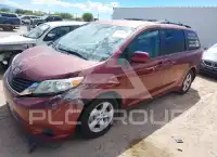 2011 Toyota SIENNA фото