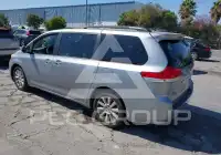 2011 Toyota SIENNA фото