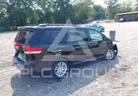 2011 Toyota SIENNA photo