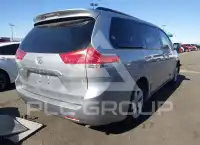 2011 Toyota SIENNA фото