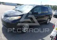 2011 Toyota SIENNA photo