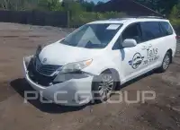 2011 Toyota SIENNA фото