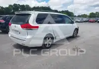2011 Toyota SIENNA фото