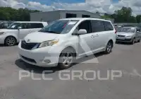 2011 Toyota SIENNA фото