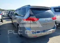 2011 Toyota SIENNA фото
