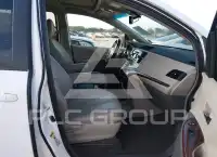 2011 Toyota SIENNA photo