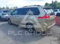 2011 Toyota SIENNA фото