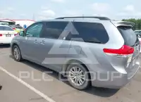 2011 Toyota SIENNA photo