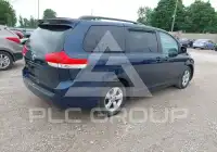 2011 Toyota SIENNA photo