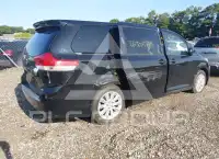 2011 Toyota SIENNA photo
