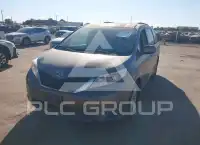2011 Toyota SIENNA фото