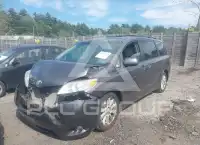 2011 Toyota SIENNA фото