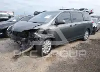 2011 Toyota SIENNA photo