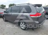 2011 Toyota SIENNA фото
