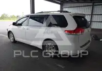 2011 Toyota SIENNA photo