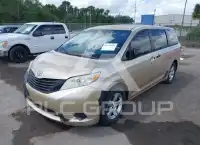 2011 Toyota SIENNA photo
