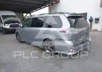 2011 Toyota SIENNA фото