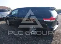 2011 Toyota SIENNA photo