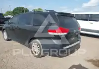 2011 Toyota SIENNA фото