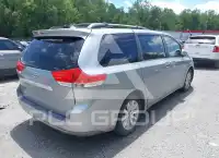 2011 Toyota SIENNA фото