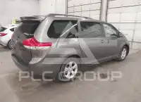 2011 Toyota SIENNA photo