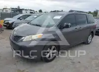 2011 Toyota SIENNA фото