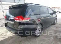 2011 Toyota SIENNA фото