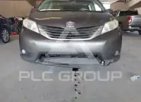 2011 Toyota SIENNA photo