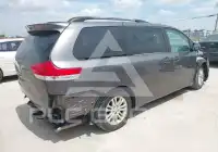 2011 Toyota SIENNA фото