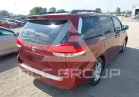 2011 Toyota SIENNA фото