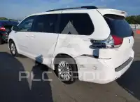 2011 Toyota SIENNA photo
