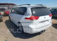 2011 Toyota SIENNA photo
