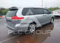 2011 Toyota SIENNA фото