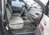 2011 Toyota SIENNA фото