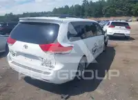 2011 Toyota SIENNA фото