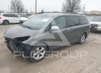 2011 Toyota SIENNA photo