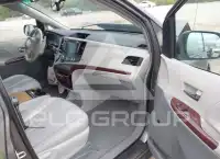 2011 Toyota SIENNA фото