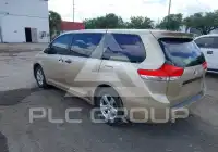2011 Toyota SIENNA photo