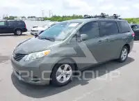 2011 Toyota SIENNA фото