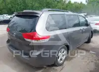 2011 Toyota SIENNA photo