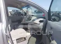 2011 Toyota SIENNA фото