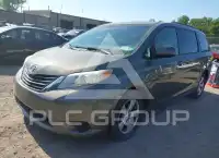 2011 Toyota SIENNA фото