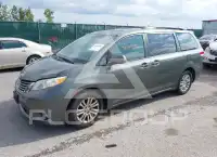 2011 Toyota SIENNA фото