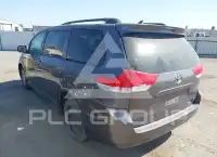 2011 Toyota SIENNA фото