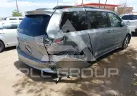 2011 Toyota SIENNA photo