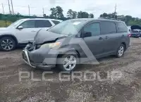 2011 Toyota SIENNA фото