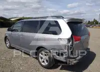 2011 Toyota SIENNA фото