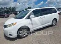 2011 Toyota SIENNA фото