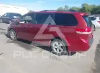 2011 Toyota SIENNA photo