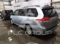 2011 Toyota SIENNA фото